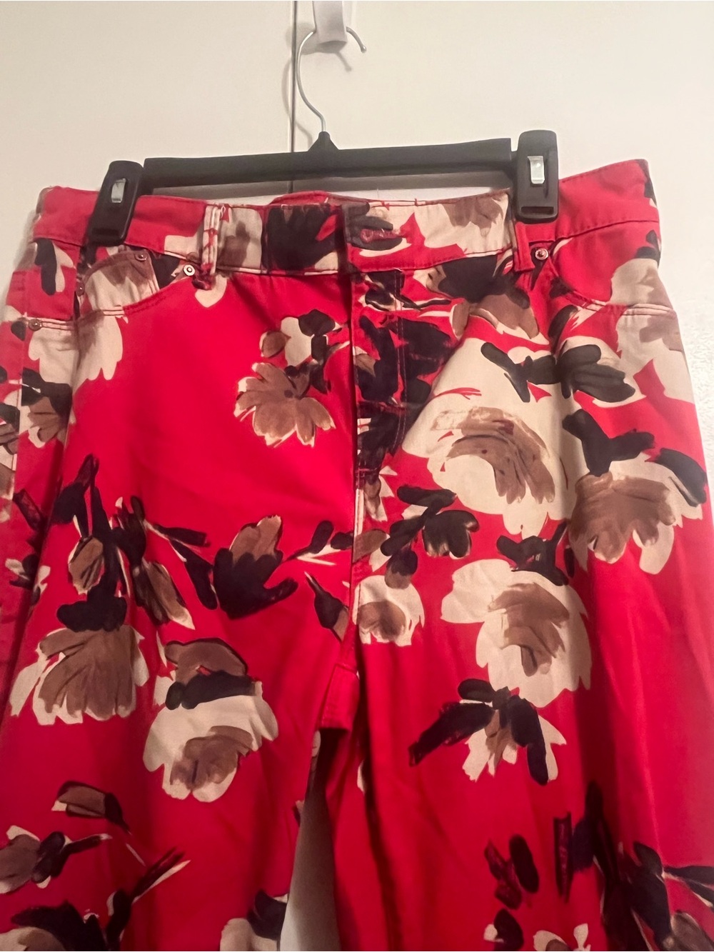 Chicos Red Floral Women’s Leggings. Cherry. Tomato. Bold. Dopamine. Whimsy. - Picture 4 of 4